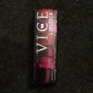 Urban Decay Vice Lipstick in Asphyxia